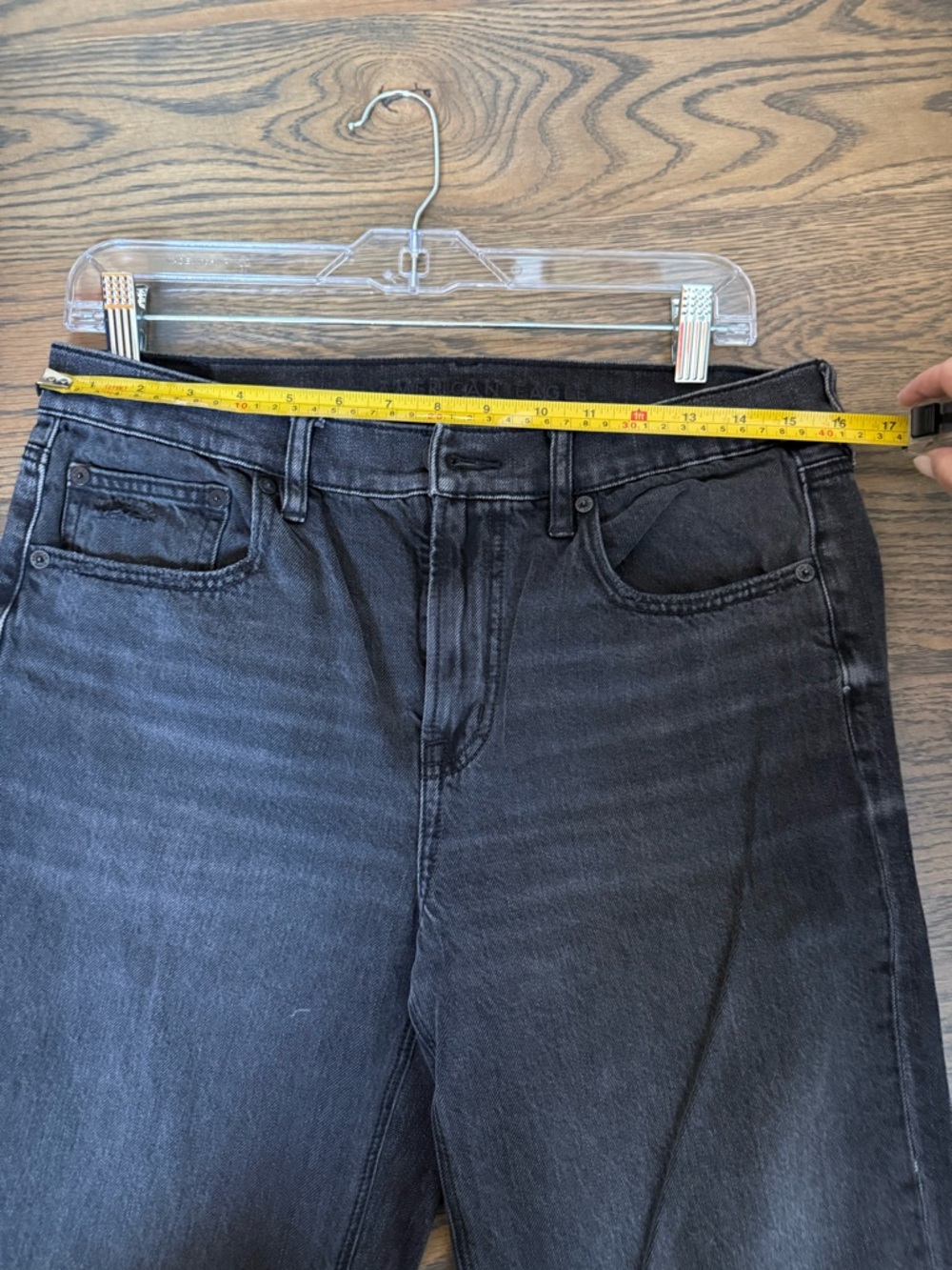 American Eagle Outfitters women’s Washed Black Straight Relaxed Jeans size 6L. - Picture 4 of 5